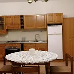 Little Star Pioppa Apartman Riondi